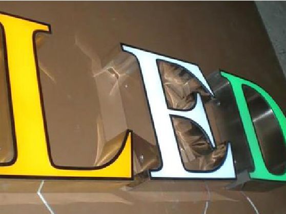 汨罗介绍LED招牌的基础知识。